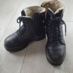 Dr. Martens Black Leather Fur-Lined Boots – Women’s Size 6